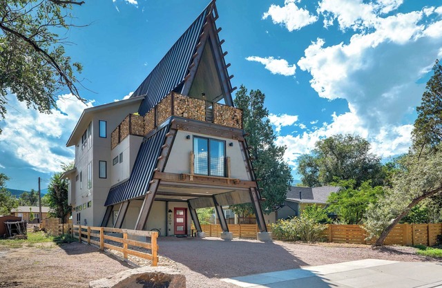 A-Frame Wonders! Hot Tub w Mountain Views!