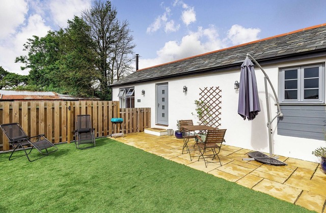 A great choice for couples wanting a relaxing escape close to the coast.