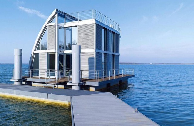 A holiday home in Geierswalde with a roof terrace