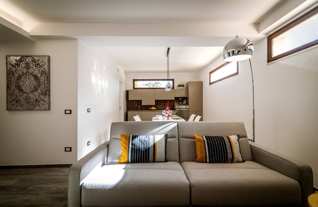 A la maison . .