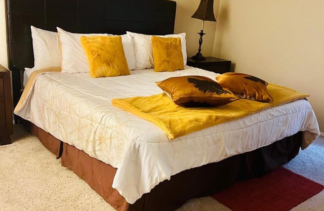A Laid Back 2 BR 2 BT Patio Near NRG Arena Theatre Medical Center Rental Car Available