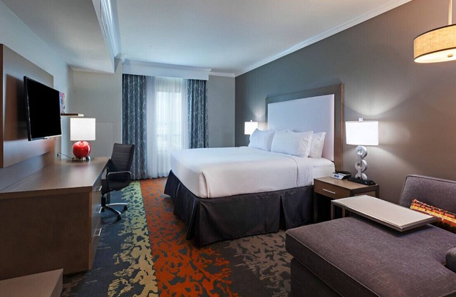 A Luxurious & Relaxing Getaway! W/ Pool, Hot Tub