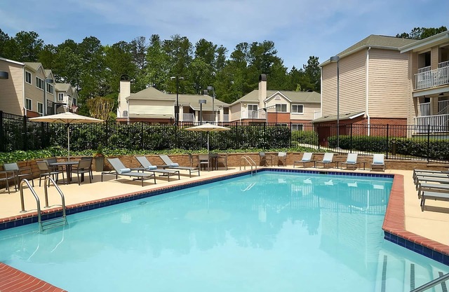 A Place You'll Surely Enjoy! Full Kitchen, Free Breakfast, Pets Allowed