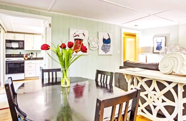 A Private Home Near Narragansett Beach With Outdoor Firepit