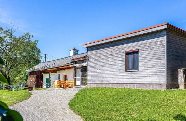 A small vacation home in southern Burgenland with just 50 m² of living space is available here south