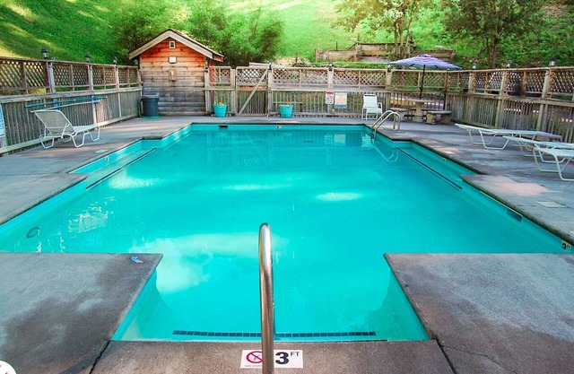 A Smoky Mountain Lake Cabin, Spacious Smoky Mountain Getaway, Free Tickets!