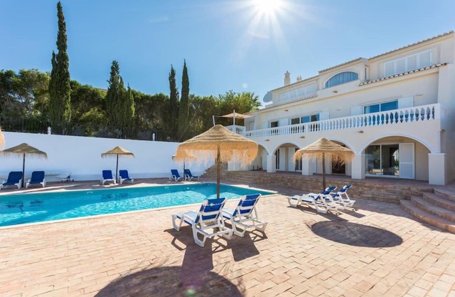 A stunning 10-bed villa in Luz!