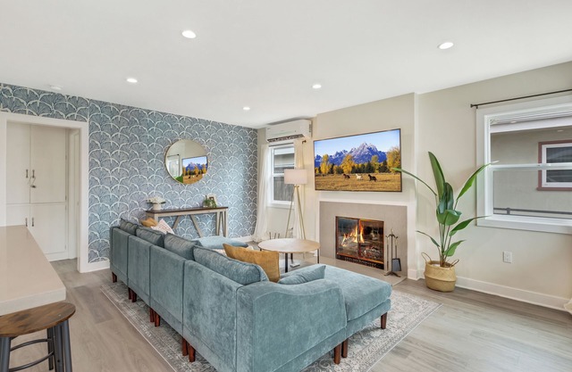 A Stunning Naples Beauty cottage 2 mins 2 the sand