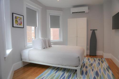 A Stylish Stay w/a Queen Bed, Heated Floors. #32