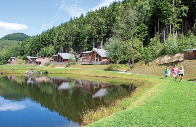A superb contemporary one storey luxury lodge with two doubles.