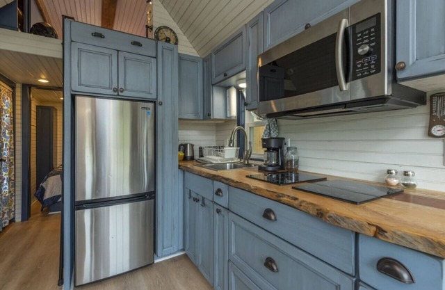 A Tiny Treat | Charming Mountain Getaway