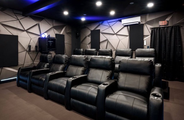 A Vacation That Feels Like Home! Senior Friendly! A Poconos Place of Peace!