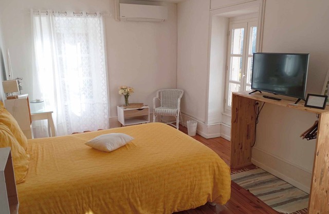 A Vals, Belle Chambre Avec Salle D'eau Privative à 2mn du Centre,avec Petit dej