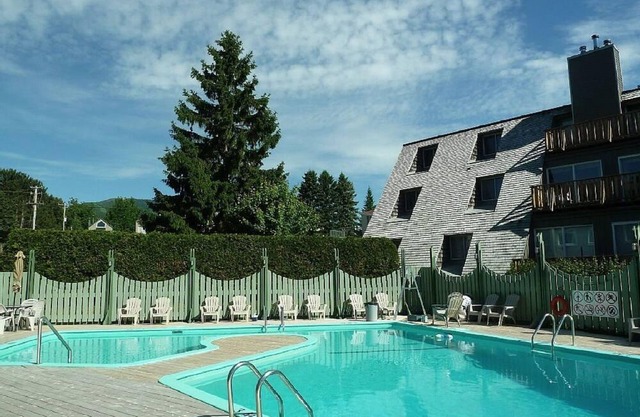 A warm place to stay, near Mont Ste-Anne