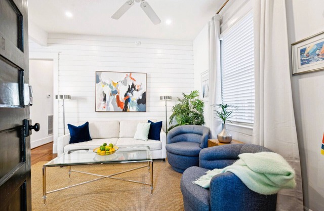 A2 at Saint Philip Square, One Block to King, Stylish Southern Escape