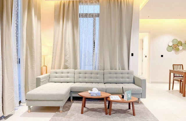 A22-Modern Apt Near the Airport