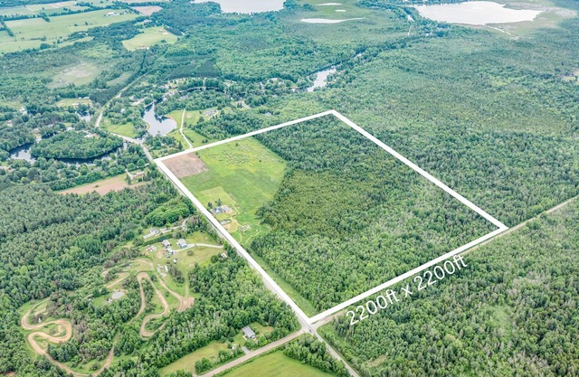 AAA Kawartha Lakes Cottage on a Farm House