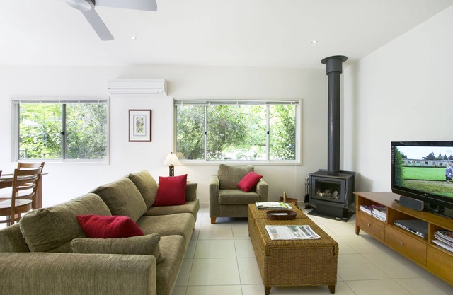 Abalina Cottages, Rotary Drive