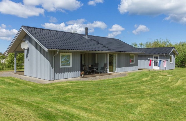 "Abelone" - 150m from the sea by Interhome