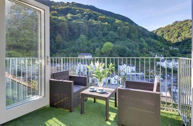 Aberlyn - Two Bedroom Apartment, Sleeps 4