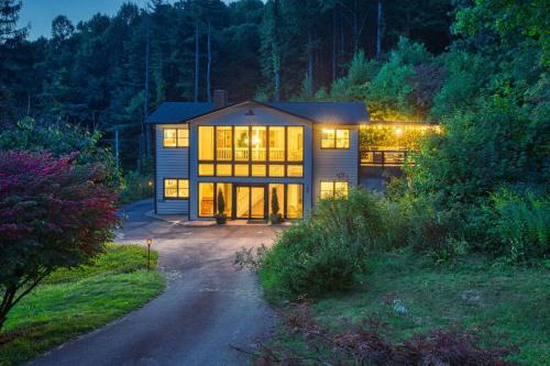 Above Asheville, Art House