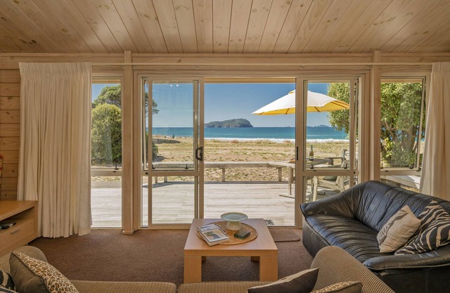 Absolute Beachfront Bach - Pauanui Holiday Home