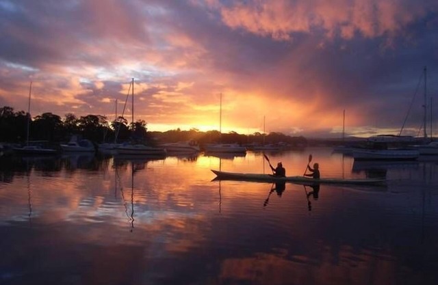Absolute water jetty decks bbq’s kayaks billards fab sunsets 55 min up freeway