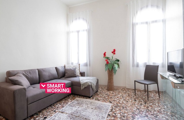 Accademia Charm 2.2 by Wonderful Italy