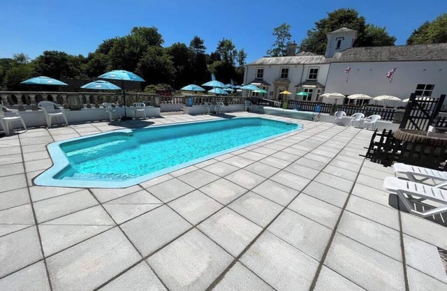 Accommodation for 8, weekly, monthly and early booking discounts available.