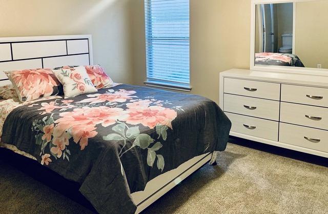 Across street from SeaWorld, beautiful sweet comfy home