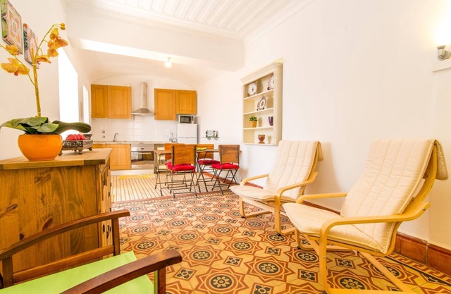 Adelina Home – Charming Historical Townhouse