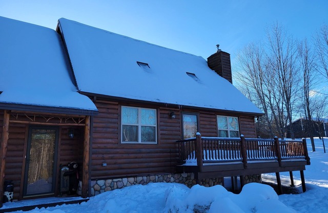 Adirondack Cozy Cottage Hideaway by RedAwning