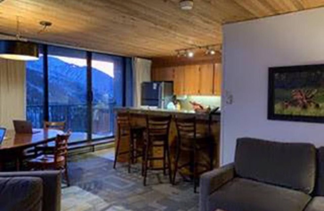 Adjoining Snowbird Cozy Ski Condos - Iron Blosam Lodge Jan 10-16 2026
