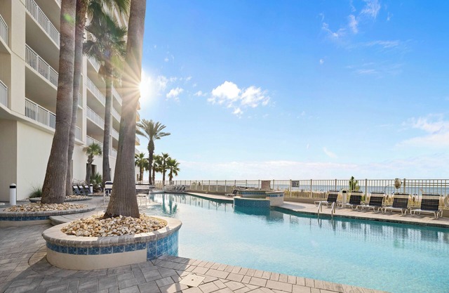 Admiral's Quarters 1407 by Liquid Life