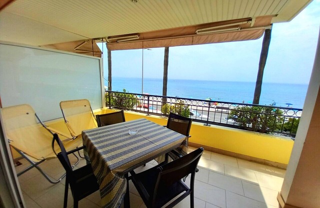 Admiral - Three-room apartment facing the sea