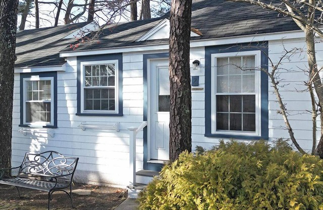 Adorable 1 bedroom cabin only 50 ft from beach#1