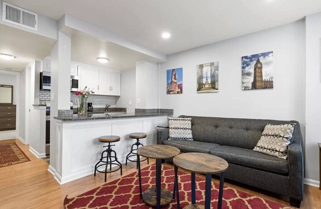 Adorable Guesthouse | Free Parking | DCottage