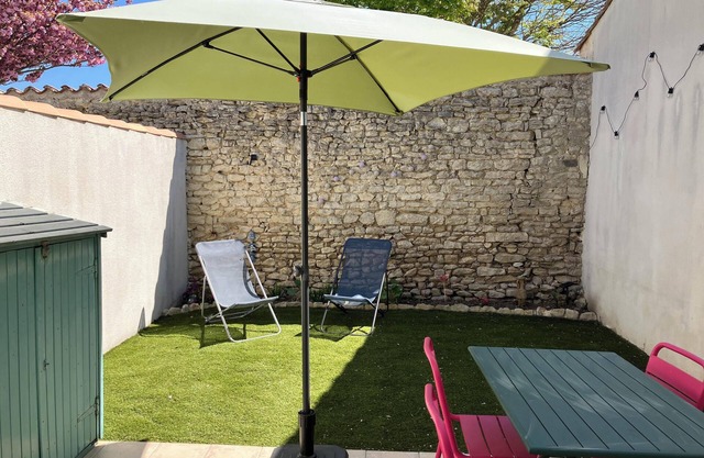 Adorable Studio with its private courtyard in the middle of the Vauban ramparts