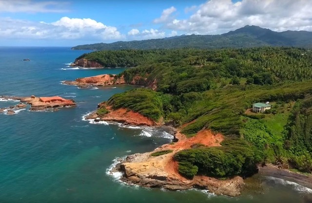 ADVENTUROUS, SECLUDED VILLA WITH STUNNING VIEWS