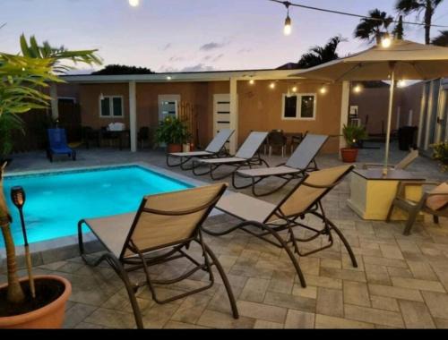 Ady's Studio Apartments by LOSAARUBA