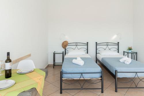 Aegean Blue Santorini Perivolos 1