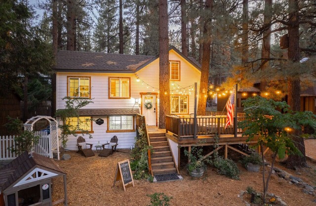Aery Pines|1 Block to Village, Pets OK, EV Charge