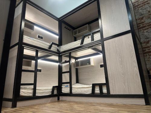 Affordable Luxury Capsule Bed in Downtown Dubai Near Metro