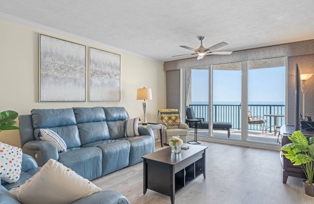 ~AFFORDABLE OCEANFRONT~ 2/2 RENOVATED