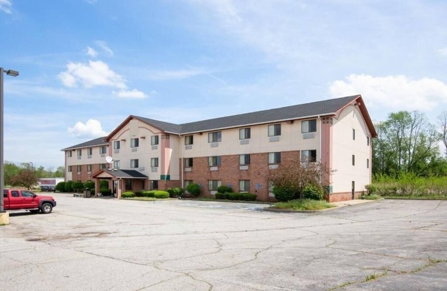 Affordable Stay Near Indiana Dunes National Park & Portage Riverwalk