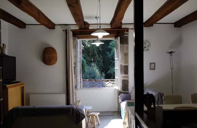 Agréable Maison de Ville de la Vallée de la Cère