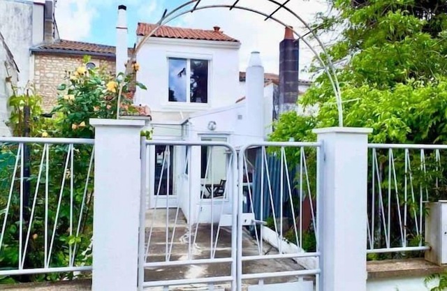 Agréable Maison de Ville à Deux pas des Commerces