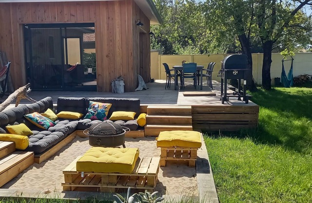 Agréable Villa Neuve Orientée Vers la Nature et le Couché de Soleil!