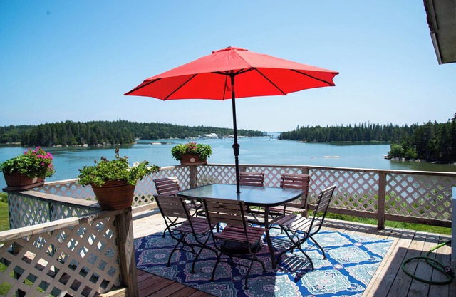 Agua Viva House - Classic Cottage on Webb Cove