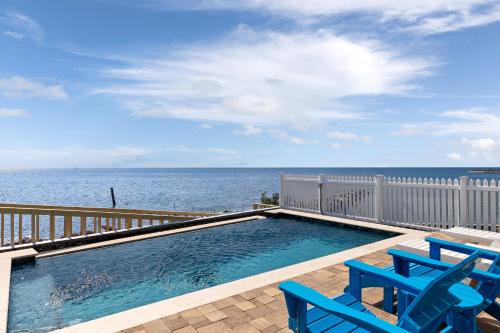 Ahh da Sea - Waterfront, Backyard Ramp to Jetty & Laguna home